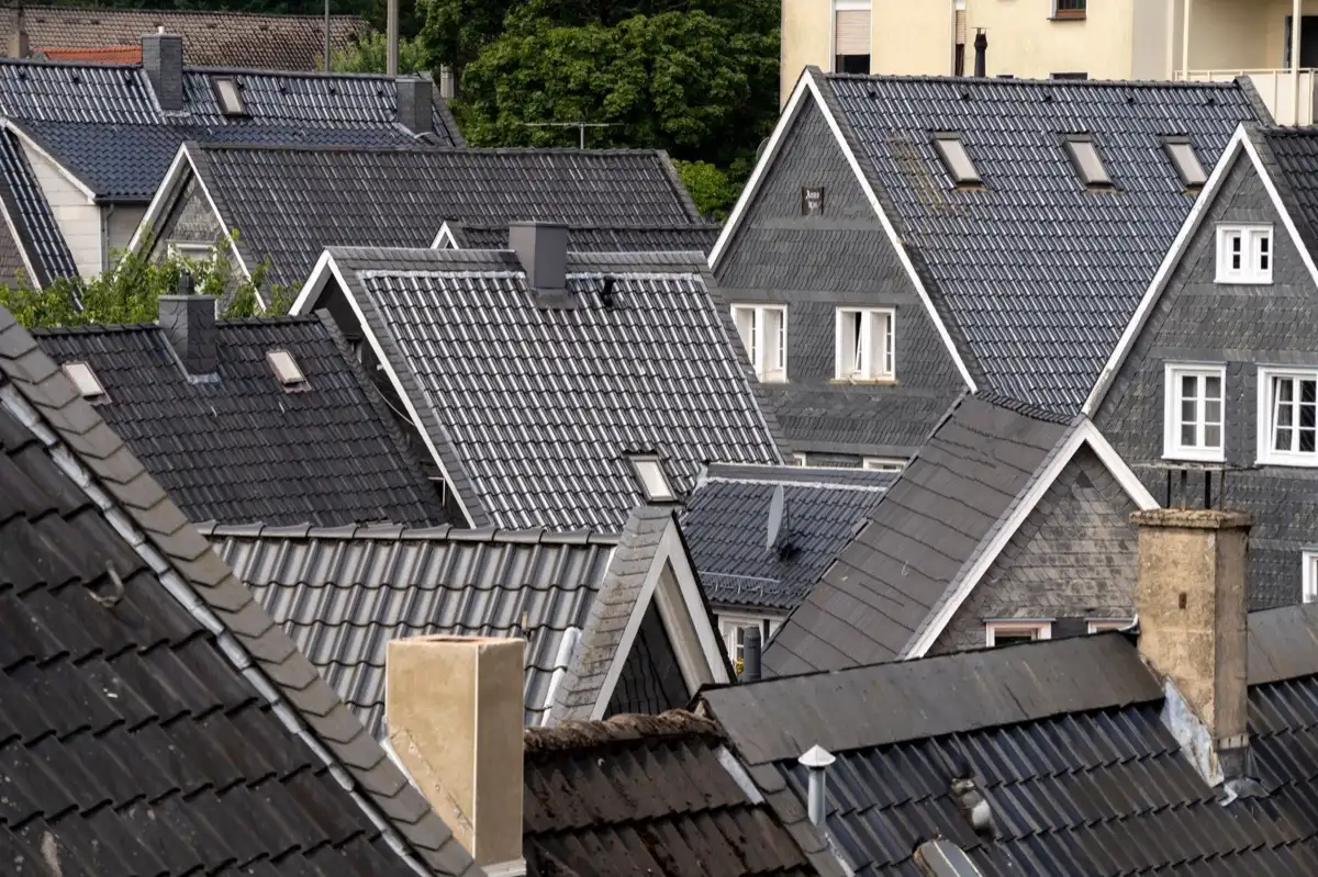Steep roof eaves and gutter lines on houses in Sunrise, FL